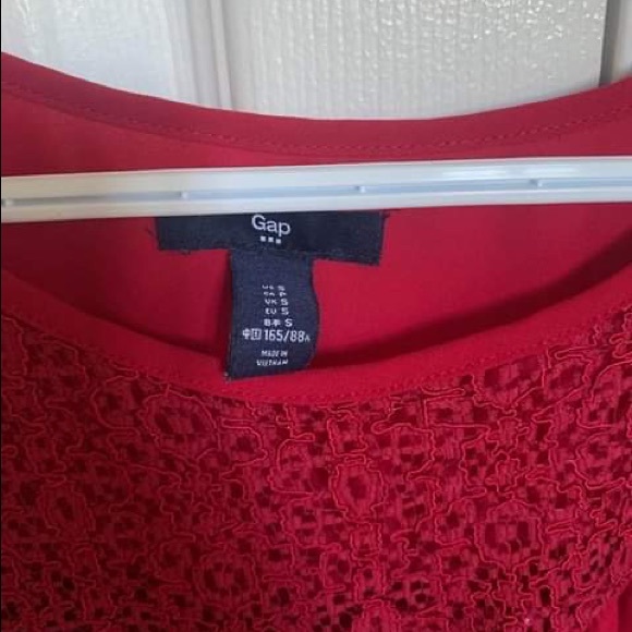 Red Shirt Gap - Picture 2 of 3